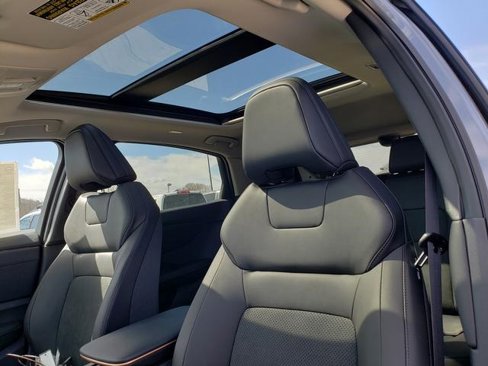 New 2025 Nissan Ariya AWD image 19