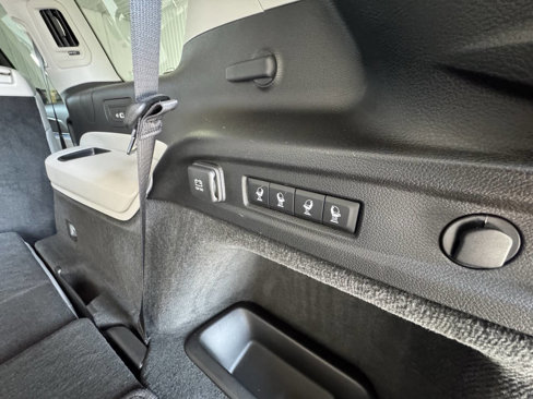 Used 2023 Jeep Grand Cherokee L Overland image 18