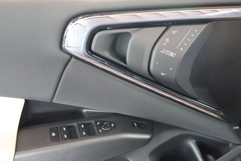 New 2025 BMW X3 xDrive30i w/ Premium Package image 14