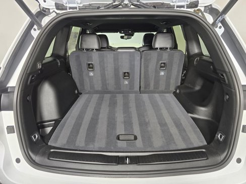 Used 2023 Jeep Grand Cherokee Altitude image 16