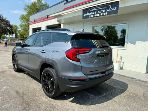 Used 2021 GMC Terrain SLE image 11