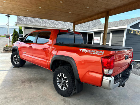 Used 2017 Toyota Tacoma TRD Off-Road image 11