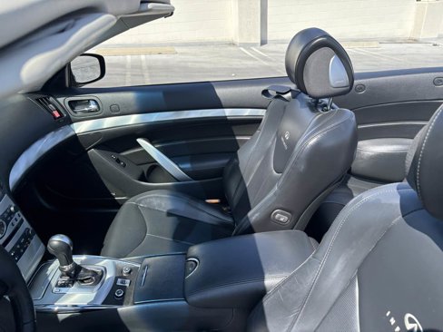 Used 2011 INFINITI G37 Sport w/ Premium Pkg image 31