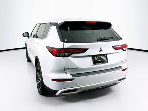 Used 2024 Mitsubishi Outlander SE image 5