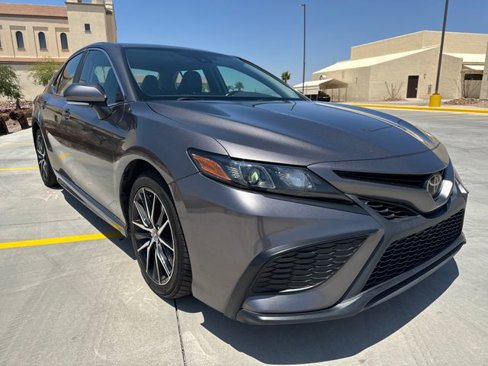Used 2023 Toyota Camry SE image 7