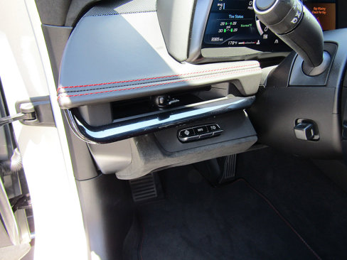 Used 2023 Chevrolet Corvette Stingray Premium Cpe w/ Z51 Performance Package image 15