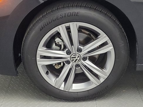 Used 2023 Volkswagen Jetta SE image 31