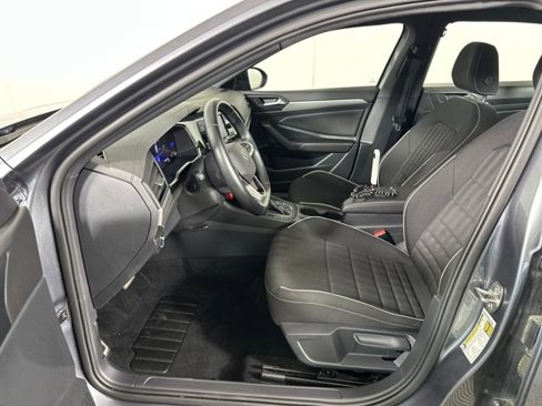 Used 2023 Volkswagen Jetta Sport image 11