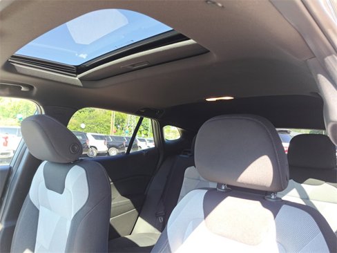 Used 2025 Chevrolet Trax RS w/ Sunroof Package image 21