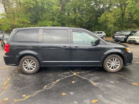 Used 2019 Dodge Grand Caravan SE w/ UConnect Hands-Free Group image 4
