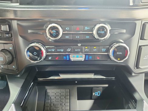 New 2025 Ford F250 Lariat w/ Black Appearance Package image 34