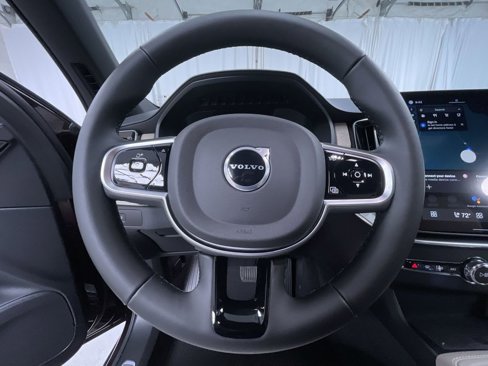 New 2026 Volvo XC90 B5 Core image 16