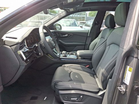 New 2025 Audi Q8 Prestige image 11