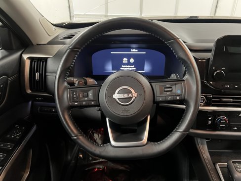 Used 2024 Nissan Pathfinder Platinum image 31