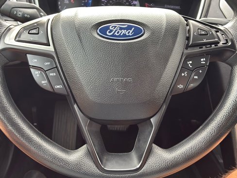 Used 2020 Ford Fusion SE image 9
