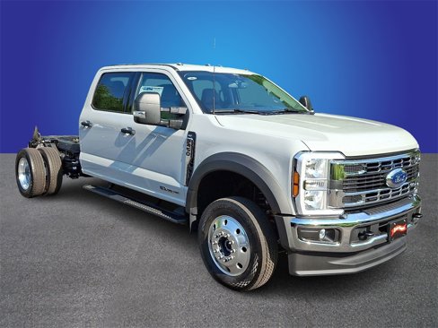 New 2025 Ford F450 XLT w/ XLT Value Package image 2