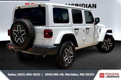 Used 2024 Jeep Wrangler Sahara image 11