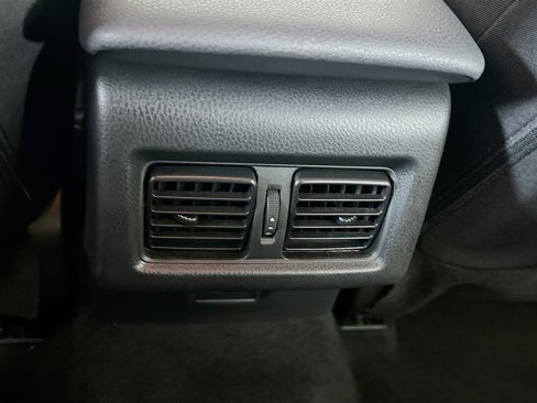 Used 2025 Toyota Camry LE image 28
