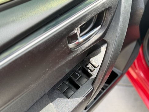 Used 2019 Toyota Corolla LE image 11