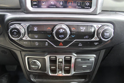 Used 2023 Jeep Gladiator Overland image 18