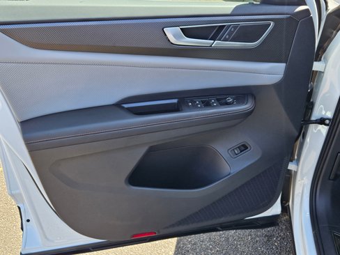 New 2025 Volkswagen Atlas Peak Edition SE image 9