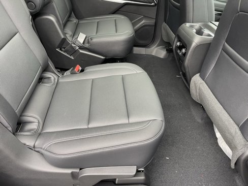 New 2026 Chevrolet Traverse LT w/ Sun and Wheel Package image 10