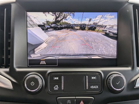 Used 2024 GMC Terrain SLT image 17