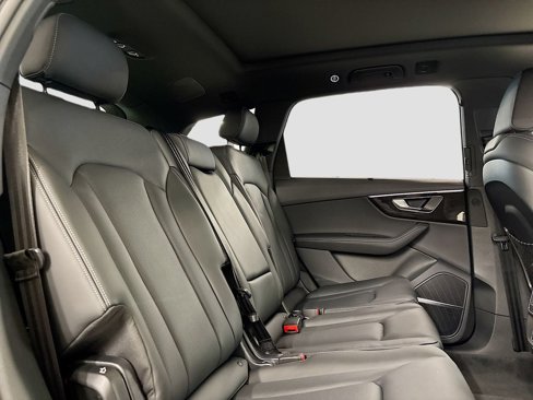 New 2025 Audi Q7 3.0T Prestige image 16