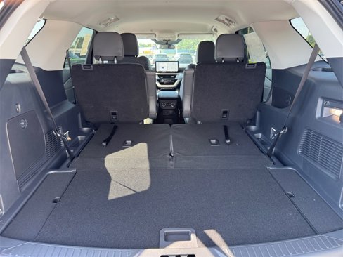 New 2025 Ford Explorer Active w/ Active Comfort Package image 17