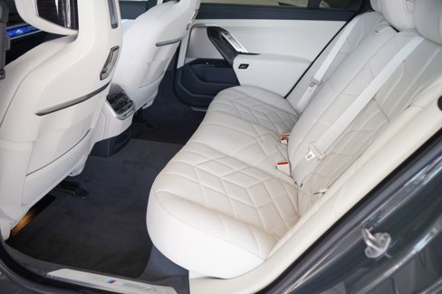 New 2026 BMW 740i w/ Premium Package image 20