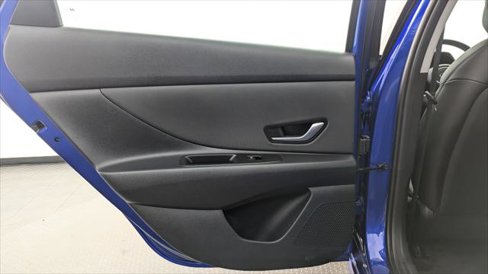 Used 2025 Hyundai Elantra Limited image 16