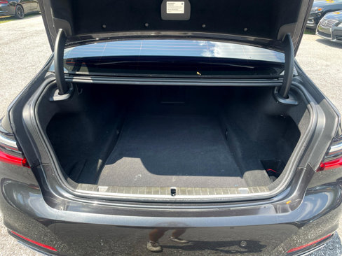 Used 2021 BMW 740i w/ Premium Package image 20
