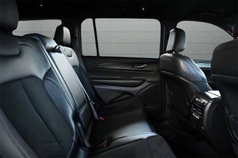 Used 2024 Jeep Grand Cherokee L Laredo image 28