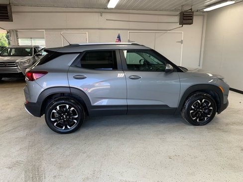 Used 2023 Chevrolet TrailBlazer LT w/ Sun and Liftgate Package image 9