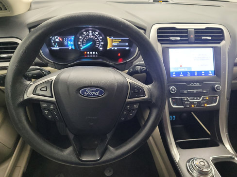 Used 2020 Ford Fusion SE image 22