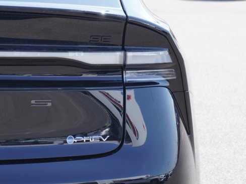 New 2026 Toyota Prius Plug-In Hybrid image 10