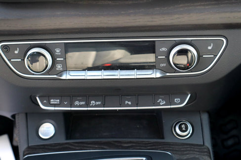 Used 2018 Audi Q5 Prestige w/ Prestige Package image 19