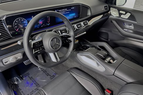 New 2025 Mercedes-Benz GLS 580 4MATIC image 9