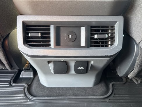 Used 2024 Ford F250 XLT w/ FX4 Off-Road Package image 25