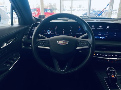 Used 2024 Cadillac XT4 Premium Luxury image 46