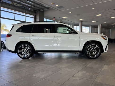 New 2026 Mercedes-Benz GLS 450 4MATIC image 2