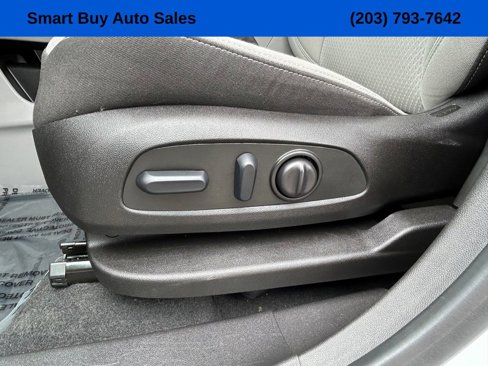 Used 2022 GMC Terrain SLE w/ Driver Convenience Package image 17