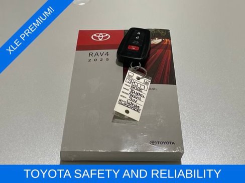 Used 2025 Toyota RAV4 XLE Premium image 25