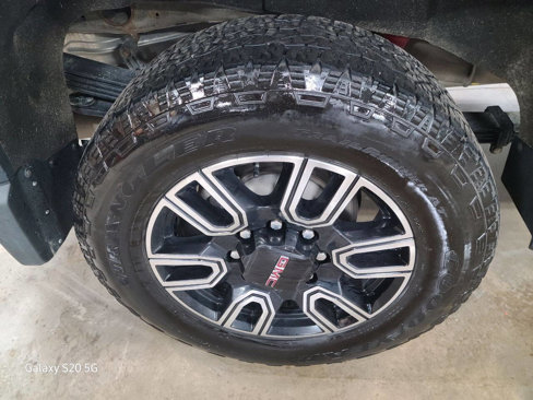 Used 2023 GMC Sierra 2500 AT4 w/ AT4 Preferred Package image 15