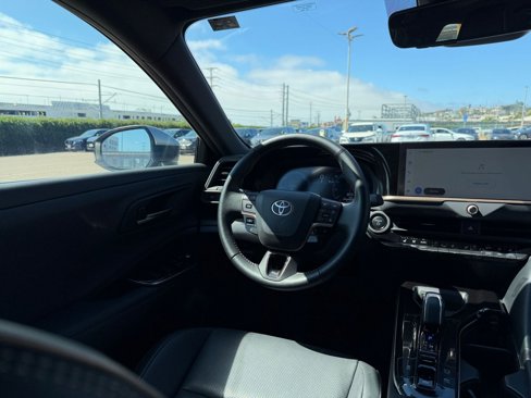 Used 2025 Toyota Crown XLE image 34