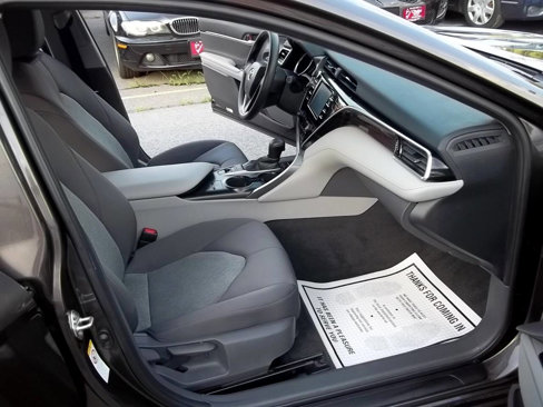 Used 2018 Toyota Camry LE image 11