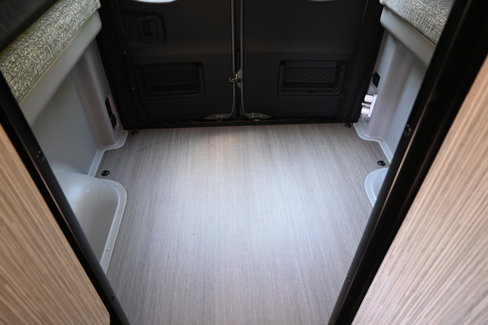 Used 2019 Mercedes-Benz Sprinter 4x4 144 w/ Premium Plus Package image 40