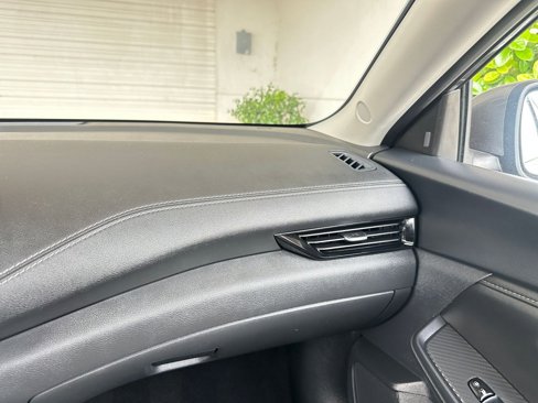 Used 2025 Nissan Sentra SV image 35