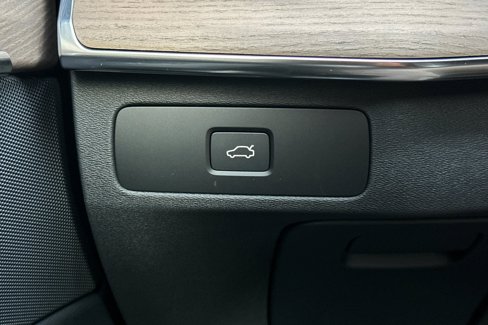 New 2026 Volvo XC90 B6 Plus image 33