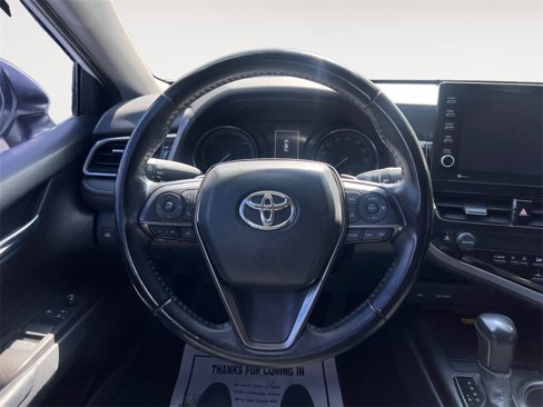Used 2022 Toyota Camry SE image 12